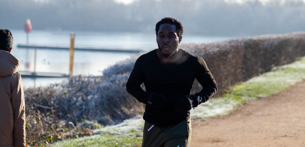 How Can AI and Fitness Trackers Improve Your Health and Performance in 2025?